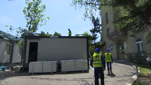 40 de trupe și artiști țin un concert online pentru a ajuta la construcția unui spital Covid-19