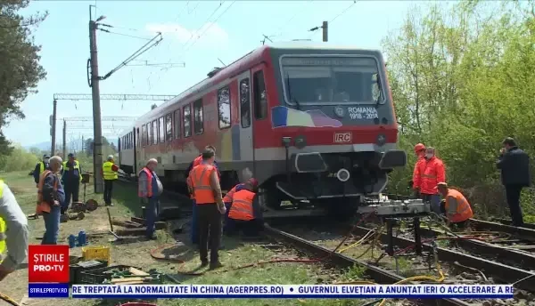 Tren deraiat în apropierea unei gări din județul Bistrița-Năsăud: „Am auzit o bubuitură”