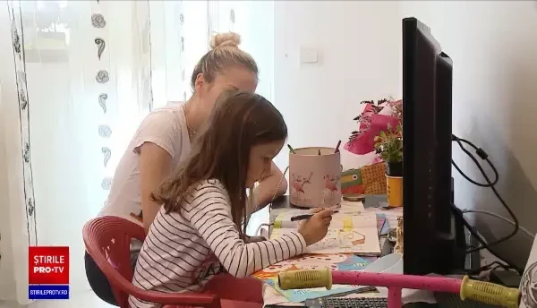 Ajutor prea puțin pentru românii care își cresc singuri copiii și trebuie să meargă la serviciu