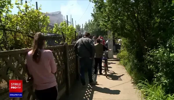 Cozi de sute de metri în fața restaurantelor, pentru tradiționala porție de mici de 1 mai