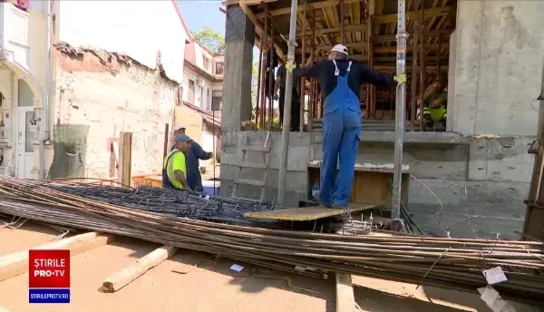 Categoriile de angajați care au lucrat și de 1 Mai. „E pandemie, nu se mai mănâncă mici”