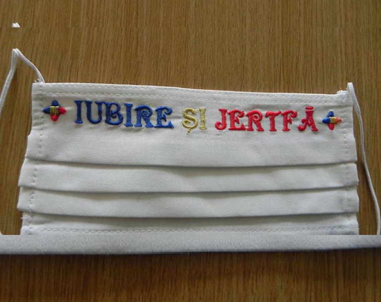 O mănăstire din Dobrogea vinde online măști de protecție cu mesaje creștine. C&acirc;t costă una