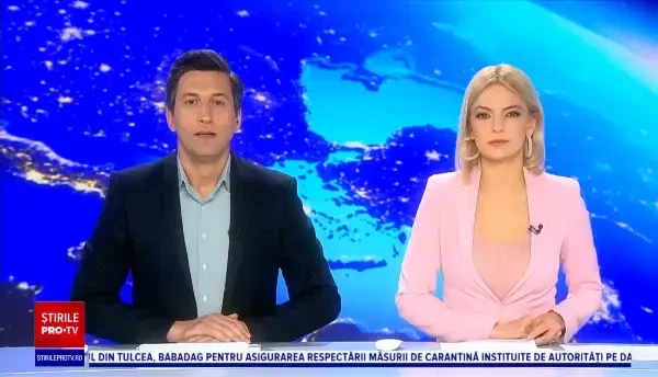 Gest inedit. Motivul pentru care o mamă și fiica ei au ieșit pe stradă costumate în dinozauri