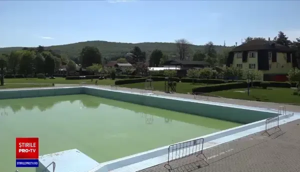 Revoltă la Târgu Mureș. Singurul bazin acoperit din oraș este dezafectat