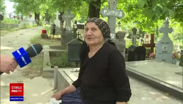 Cimitir de lângă Bucureşti, profanat. Ce a găsit Poliţia în morminte