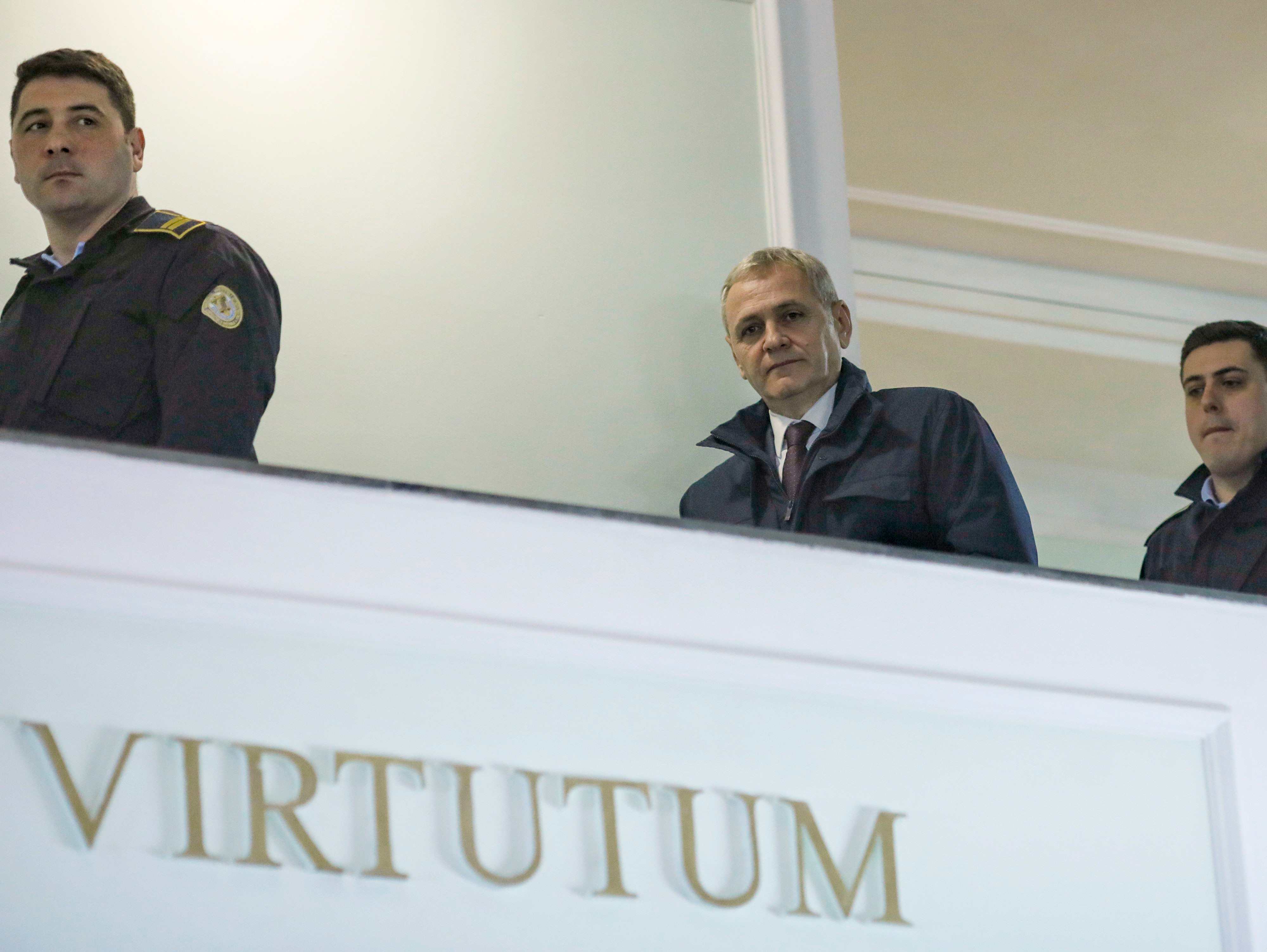 Cererea lui Dragnea de a ieşi din închisoare, plimbată între instanţe. Fostul lider PSD invocă o lege medievală