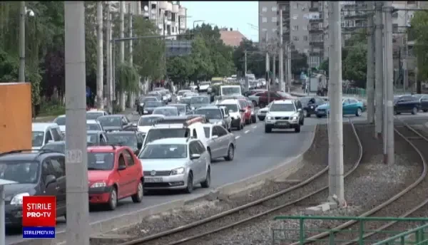 Prima zi din starea de alertă. Aglomerație în trafic și în parcuri