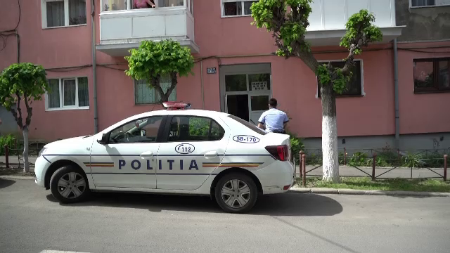 Profesor de 66 de ani din Giurgiu, acuzat de relații sexuale cu o minoră și de pornografie infantilă