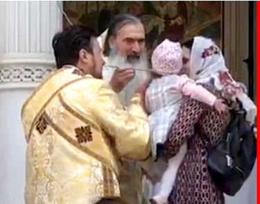 Ce a decis Parchetul după ce ÎPS Teodosie a împărtășit mai multe persoane cu aceeași linguriță