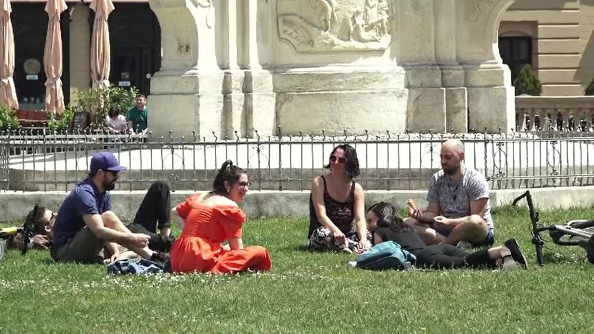 Zeci de mii de români au ieșit la iarbă verde, în a doua zi a stării de alertă