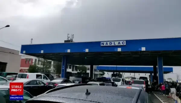 Cozi uriașe la intrarea în ţară din Ungaria. Se așteaptă 8 ore la PTF Nădlac