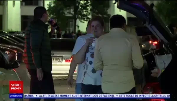 Piața Constituției din București a fost luată cu asalt de tineri. Ce au făcut polițiștii