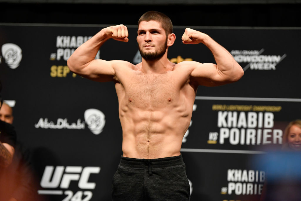 Tatăl celebrului luptător UFC Khabib, în stare gravă din cauza coronavirusului