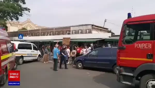 Scandal în cartierul Rahova. Primăria Sectorului 5 demolează Piața de Flori