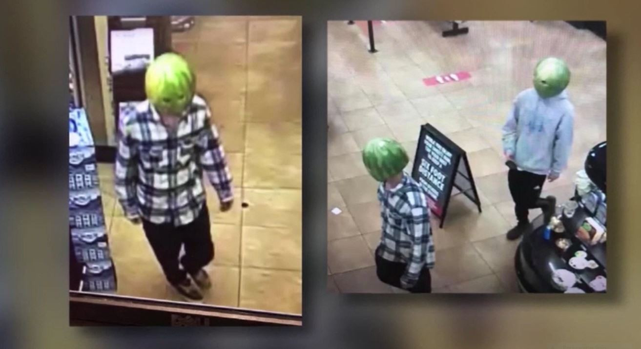 Jaf inedit în Statele Unite. O benzinărie, tâlhărită de doi oameni cu "cap de pepene"