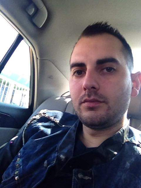 Juca poker și arunca în maneliști cu bani falși. E ruda unui președinte al României