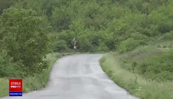 Tâlhărit în plină zi, când venea de la medic. Localnicii sunt îngroziți: ”Acum îți iau mămăliga de pe masă”