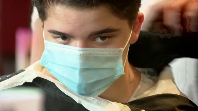 Un bărbat din SUA a lăsat 5.800 de dolari bacșiș la o frizerie