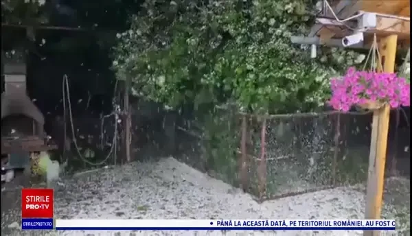 România, măturată de furtuni. Meteorologii au anunțat un nou cod portocaliu de vreme rea