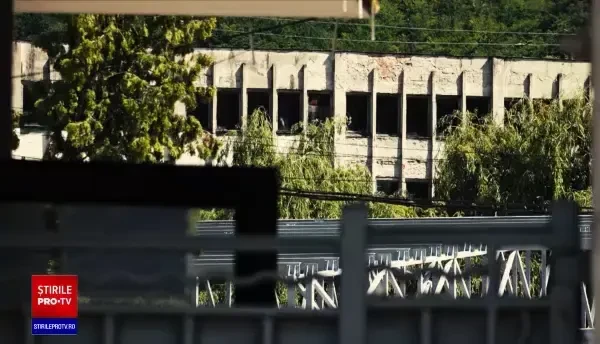 Explozie, urmată de incendiu, la uzina de armament din Cugir. Elicopterul SMURD chemat pentru o victimă cu arsuri grave