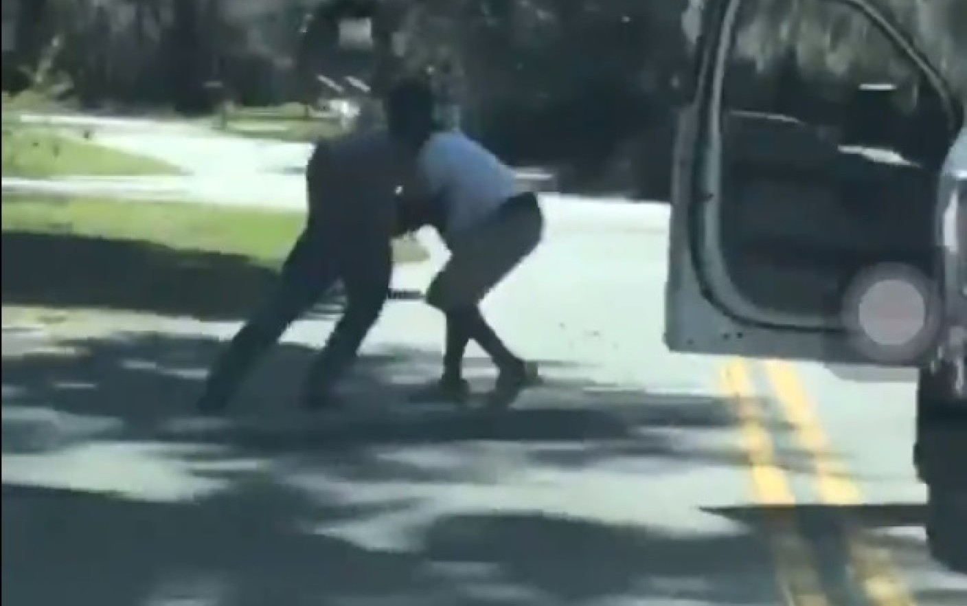 Bărbatul care a filmat uciderea unui tânăr în timp ce făcea jogging este acum acuzat de crimă