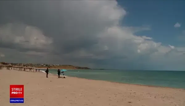 Vama Veche își primește primii turiști, dar terasele rămân închise