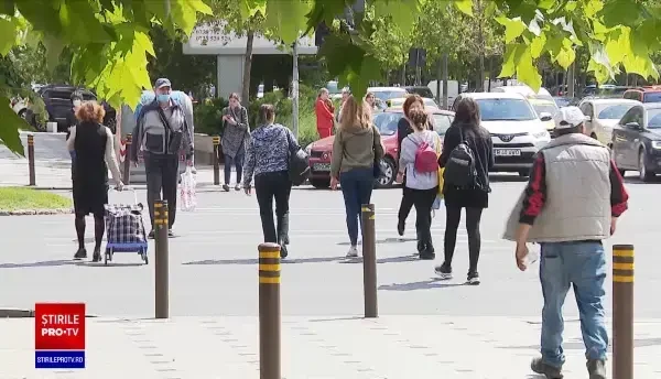 Românii care se tem de relaxarea restricțiilor după pandemie: "Nici liftul de la bloc nu-l mai folosesc"