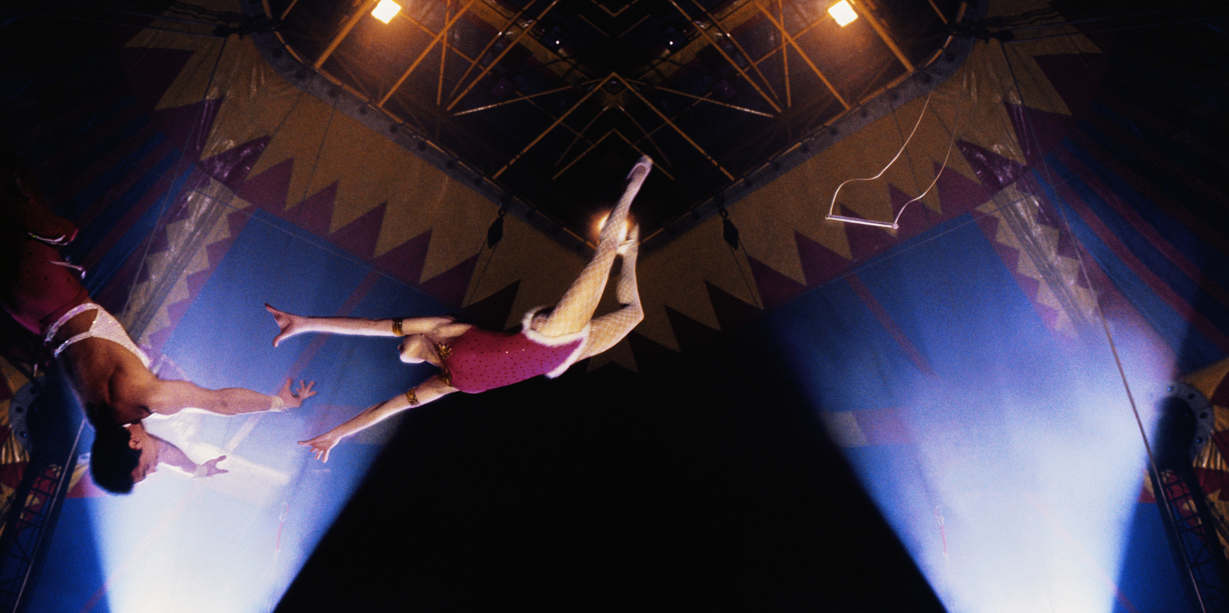 O tânără a murit în timp ce făcea acrobații la trapez. Impactul în urma căzăturii i-a fost fatal