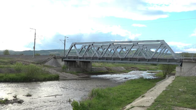 A scăpat miraculos cu viață, după ce s-a electrocutat la firele de înaltă tensiune. ”L-o găurit”