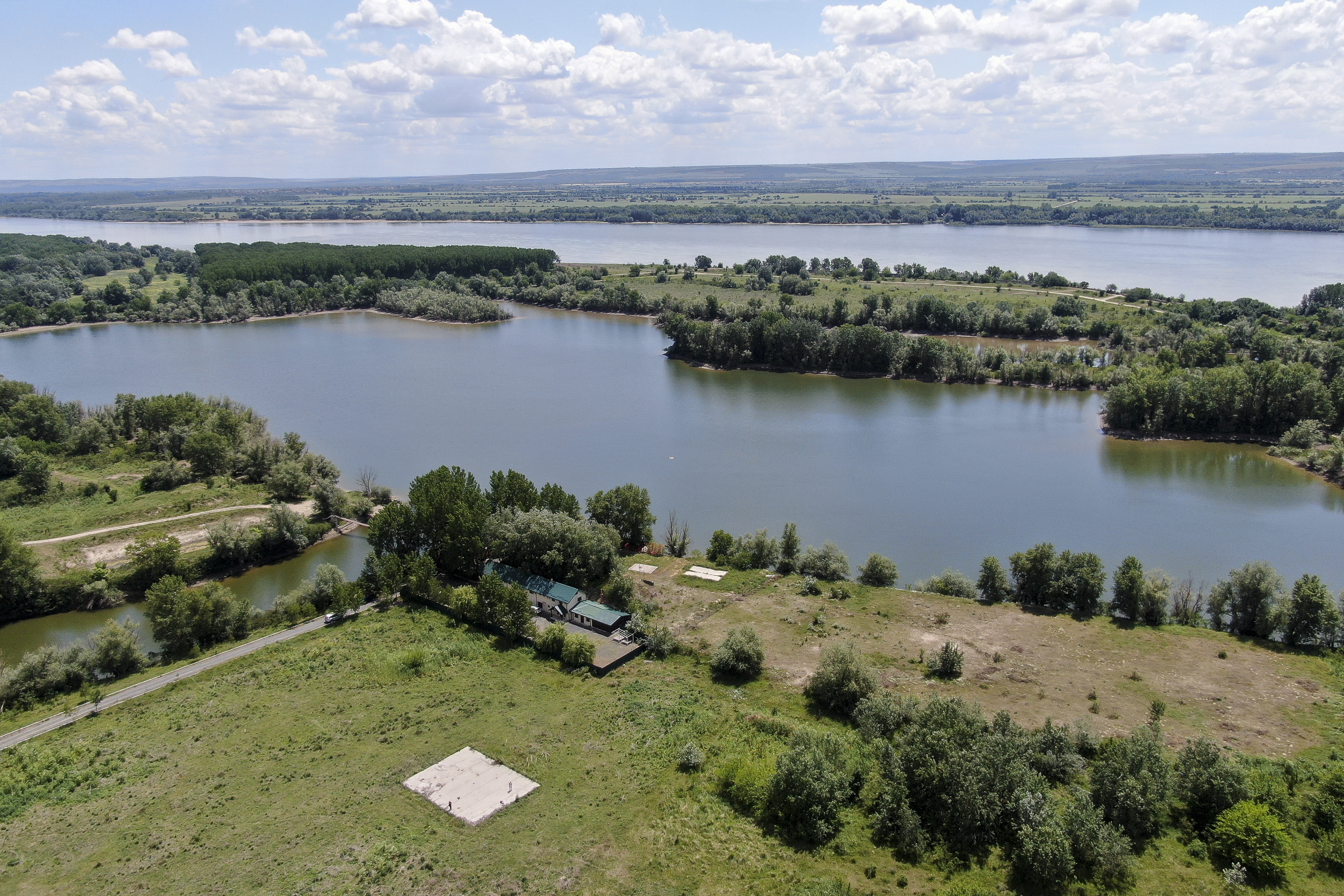 Cum arată insula Belina, unde Dragnea își ducea prietenii la pescuit. GALERIE FOTO