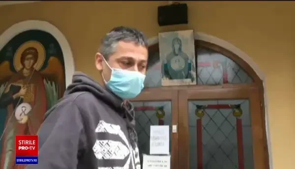 Scandal la mănăstire: bărbați agresați de enoriași după ce au reproșat măicuțelor că țin slujba în biserică. Reacția BOR