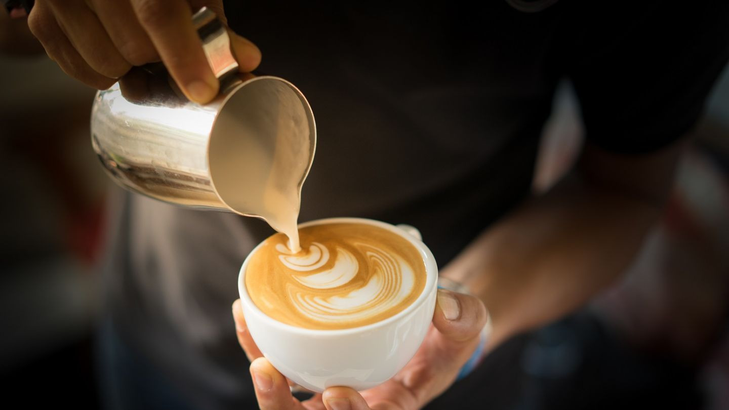 Prepară-ți cafeaua de zi cu zi ca un adevărat barista!