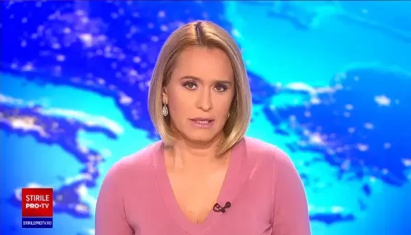 Măști și mănuși de plastic aruncate pe străzi și în mare. Imagini din adâncuri