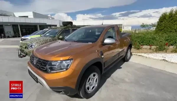 VIDEO Cum arată noul Duster al Poliției Române. Premierul Orban, printre primii care l-au văzut