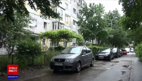 Răsturnare de situaţie în cazul tânărului executat în stil mafiot într-un bloc din Bacău. Ucigaşul ar fi o vedetă K1