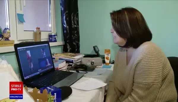 Cum reușesc profesorii să facă față neajunsurilor ridicate de predarea online