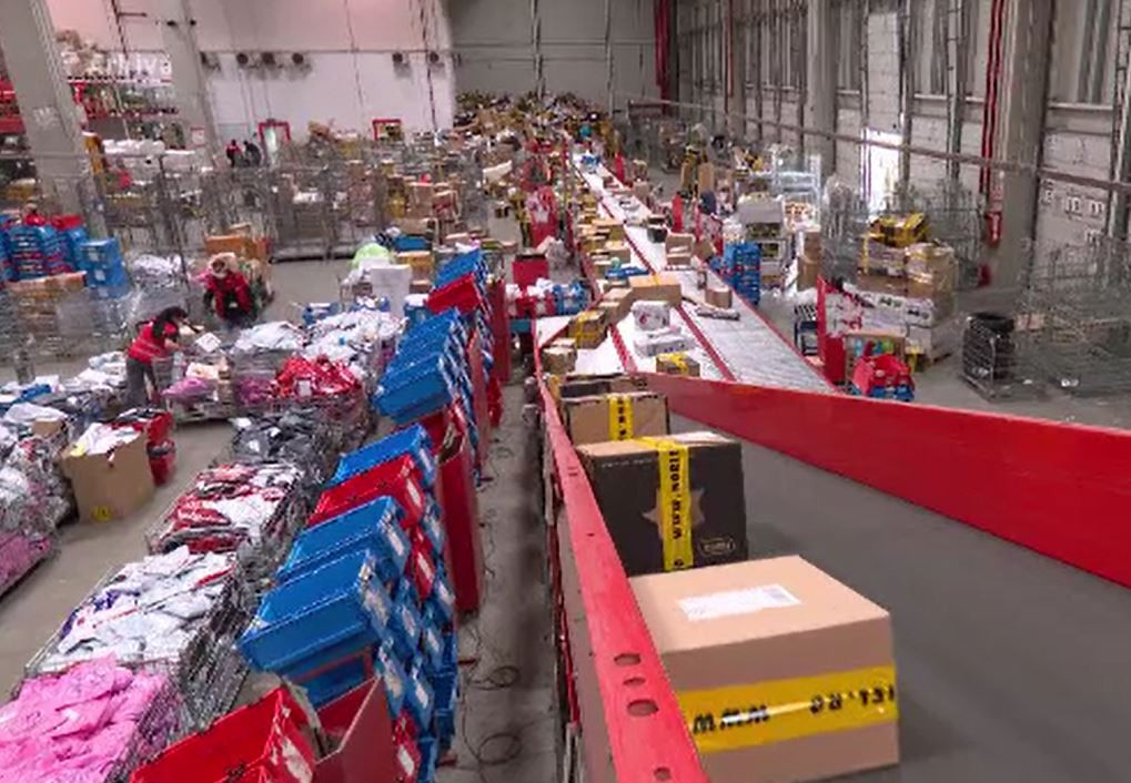 Românii au făcut shopping și pe timpul pandemiei. Care au fost cele mai cumpărate produse