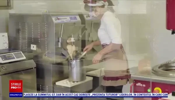 Compania din Italia care produce măști transparente. Cât costă una