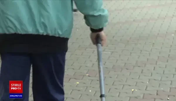 Un vârstnic de 88 de ani din Bistrița, jefuit. S-a lăsat sedus de o femeie, care a insistat să o ducă acasă