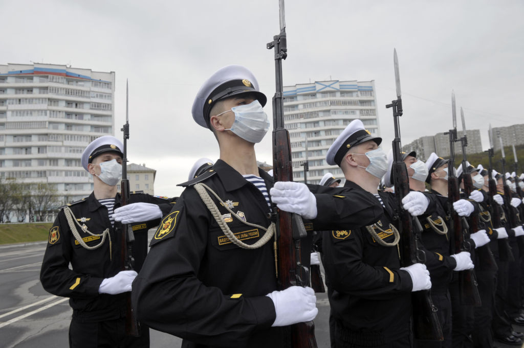 Rusia începe testarea unui vaccin împotriva Covid-19 pe un grup de militari