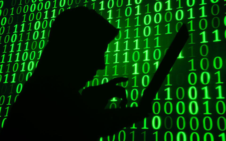 Hackerii profită de pandemie pentru a goli conturile românilor. La ce trebuie să fim atenți când stăm pe internet