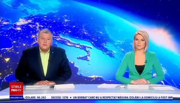 Momente de groază. O mașină în care se aflau 4 persoane a luat foc pe un câmp din Dâmbovița