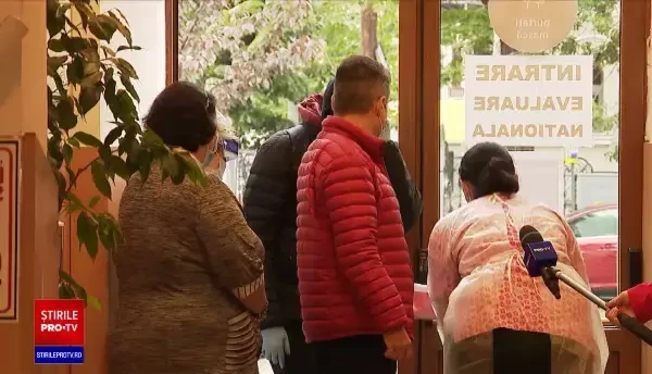 După trei luni, elevii s-au întors în clase: „Să nu iau coronavirus, că de luat Bacul pot să-l iau și în toamnă”