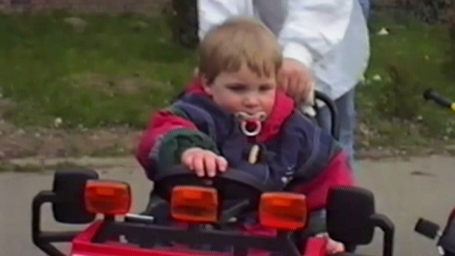 Liam a dispărut în 1996. Cum încearcă polițiștii să îi dea de urmă după 24 de ani