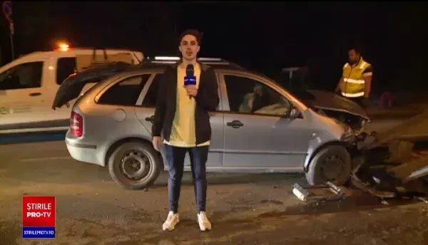 Accident grav în București. Două mașini s-au ciocnit frontal și alte patru au fost avariate