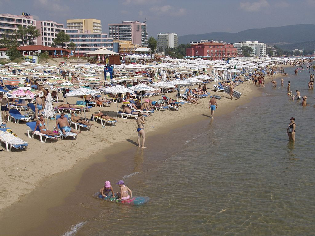 Prima țară din Europa care elimină toate restricțiile impuse de pandemie. Nici măcar masca nu mai trebuie purtată