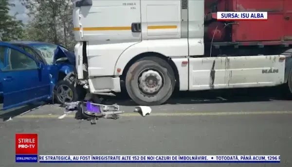 Accident grav pe DN1. Două persoane au fost grav rănite după ce au intrat cu mașina într-un TIR