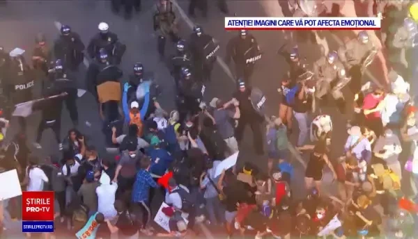 Polițiștii care au asistat la moartea lui George Floyd, arestați. Trump nu mai trimite armata pe străzi