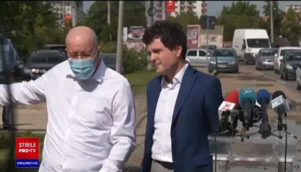 Circ în timpul unei conferințe de presă. De ce s-au îmbrâncit Nicușor Dan și viceprimarul Bădulescu