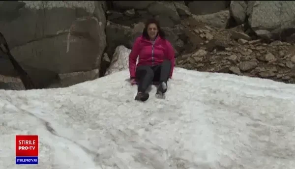 Turiștii au luat cu asalt Transalpina. Ce vor putea face în weekendul de Rusalii